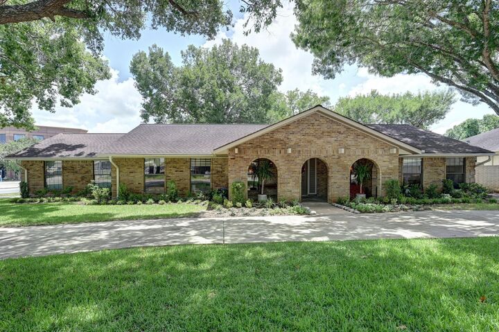 Property Photo: 204 E Stone Street TX 77833