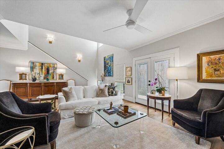 Property Photo: 2555 Bering Drive 11 TX 77057