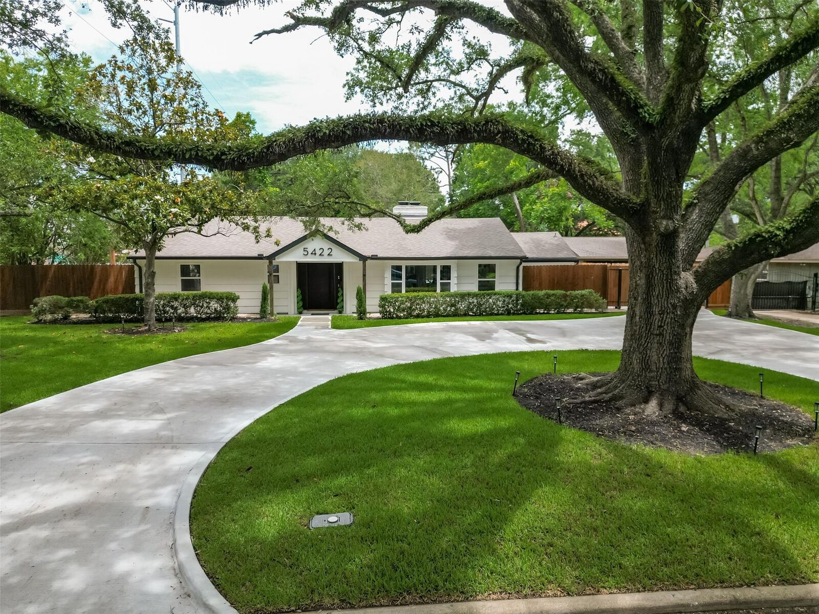 Property Photo:  5422 Valerie Street  TX 77401 