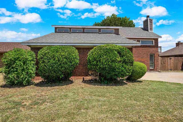Property Photo: 7207 SW Drakestone Blvd OK 73505