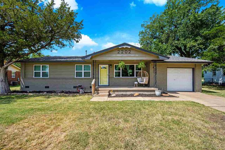 Property Photo: 2202 NW 46th St OK 73505