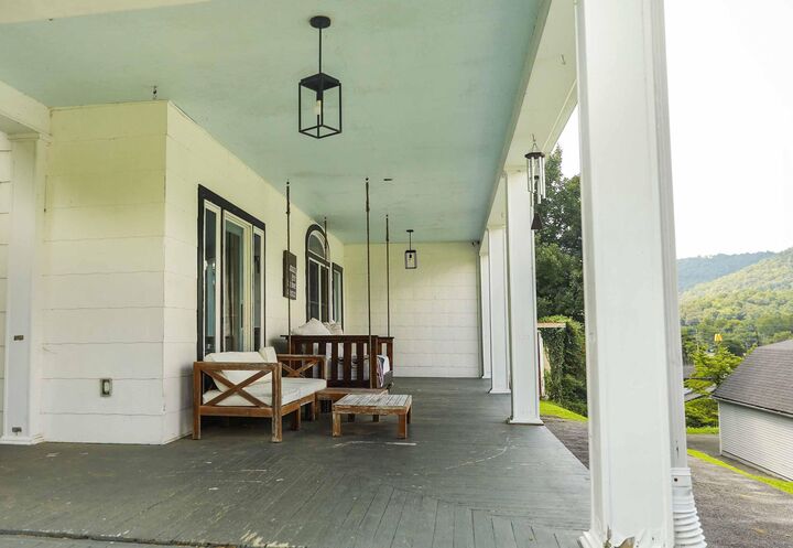 Property Photo:  307 Catalpa Street  KY 40977 
