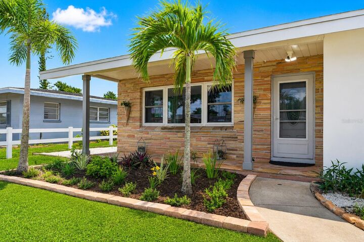 Property Photo:  2711 27th Avenue Drive W  FL 34205 