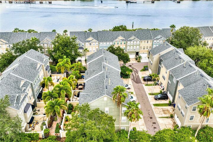 Property Photo: 1425 Harbour Walk Road FL 33602