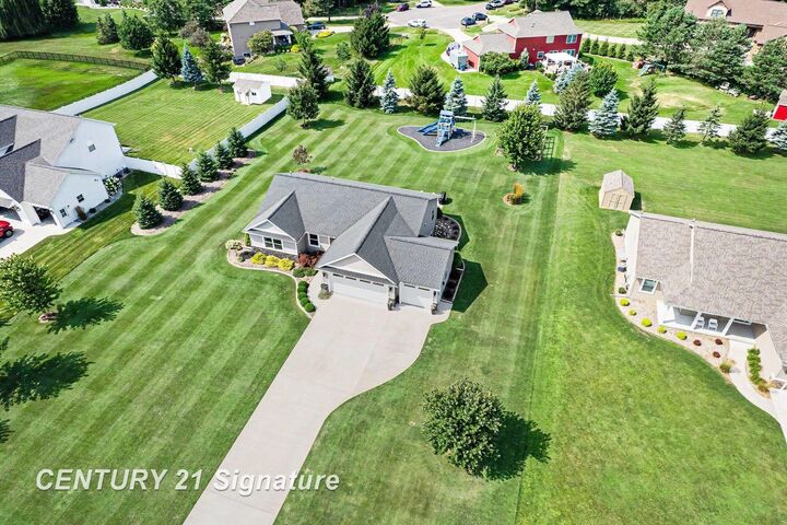 Property Photo:  3863 E Letts Road  MI 48642 