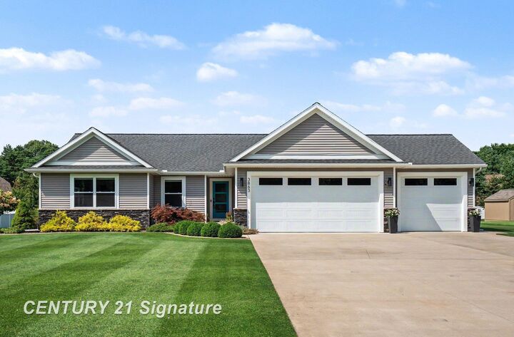 Property Photo: 3863 E Letts Road MI 48642
