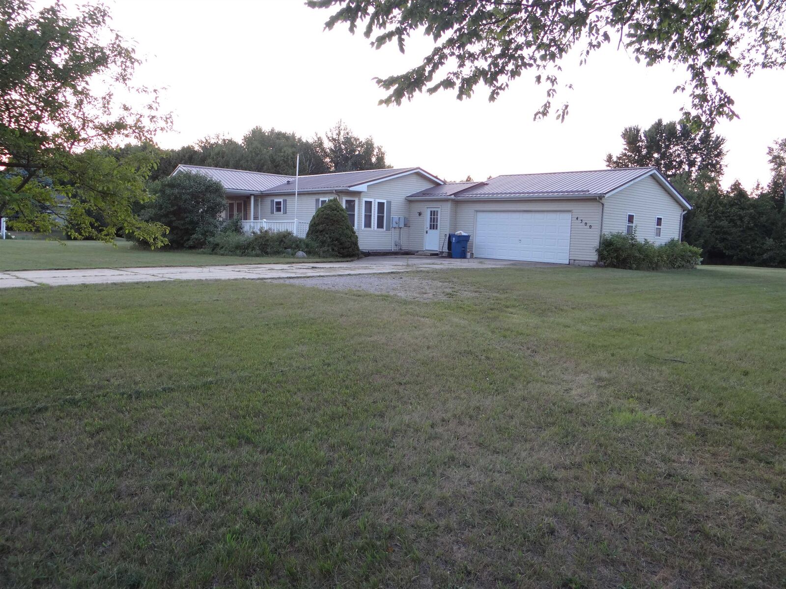 Property Photo:  4300 Parker Road  MI 48624 