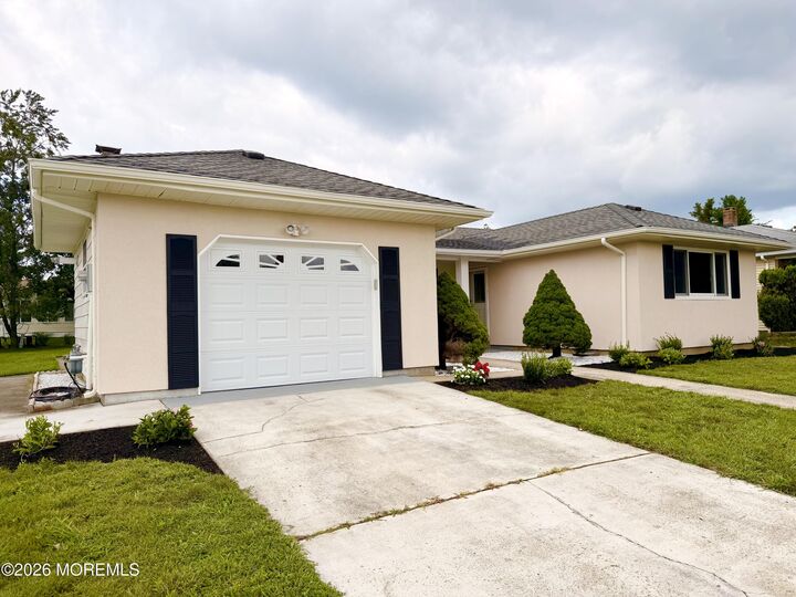Property Photo:  20 Marathon Street  NJ 08757 