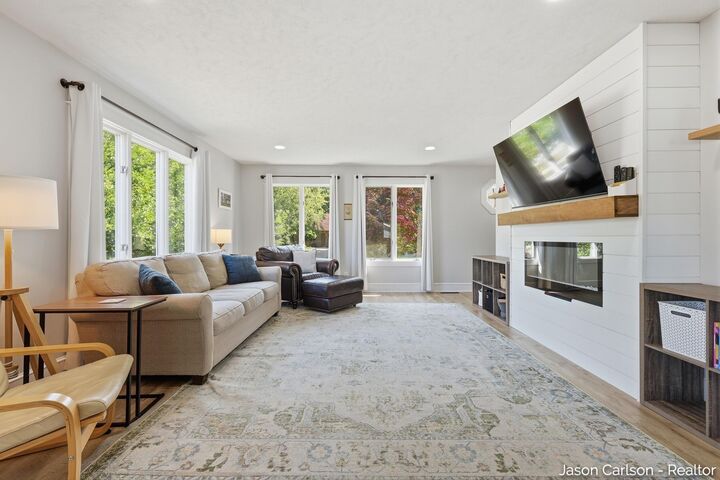 Property Photo:  3100 Beechcrest Drive  MI 49426 
