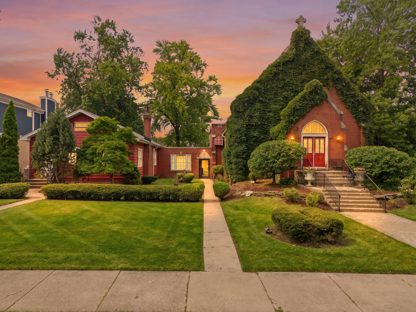 Property Photo: 6240 N Avondale Avenue IL 60631