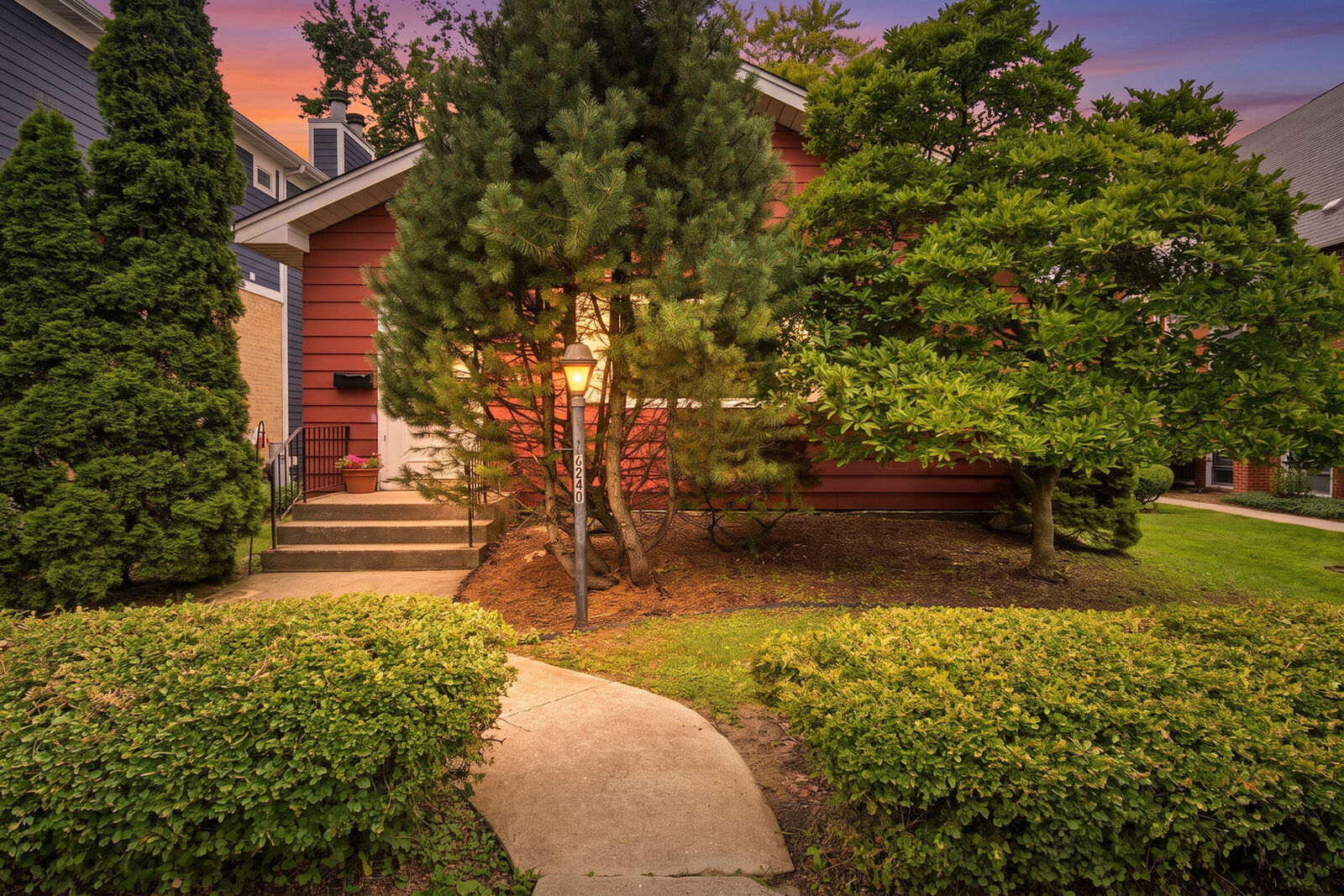 Property Photo: 6240 N Avondale Avenue IL 60631