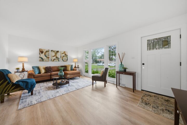 Property Photo: 364 N Biermann Avenue IL 60181