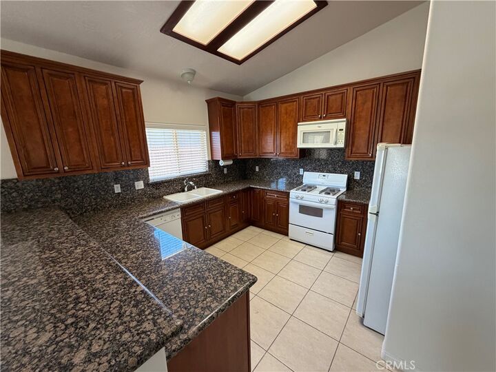 Property Photo:  14125 Quinnault Rd  CA 92307 
