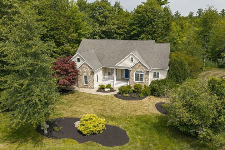 Property Photo:  3 Bobolink Lane  ME 04090 
