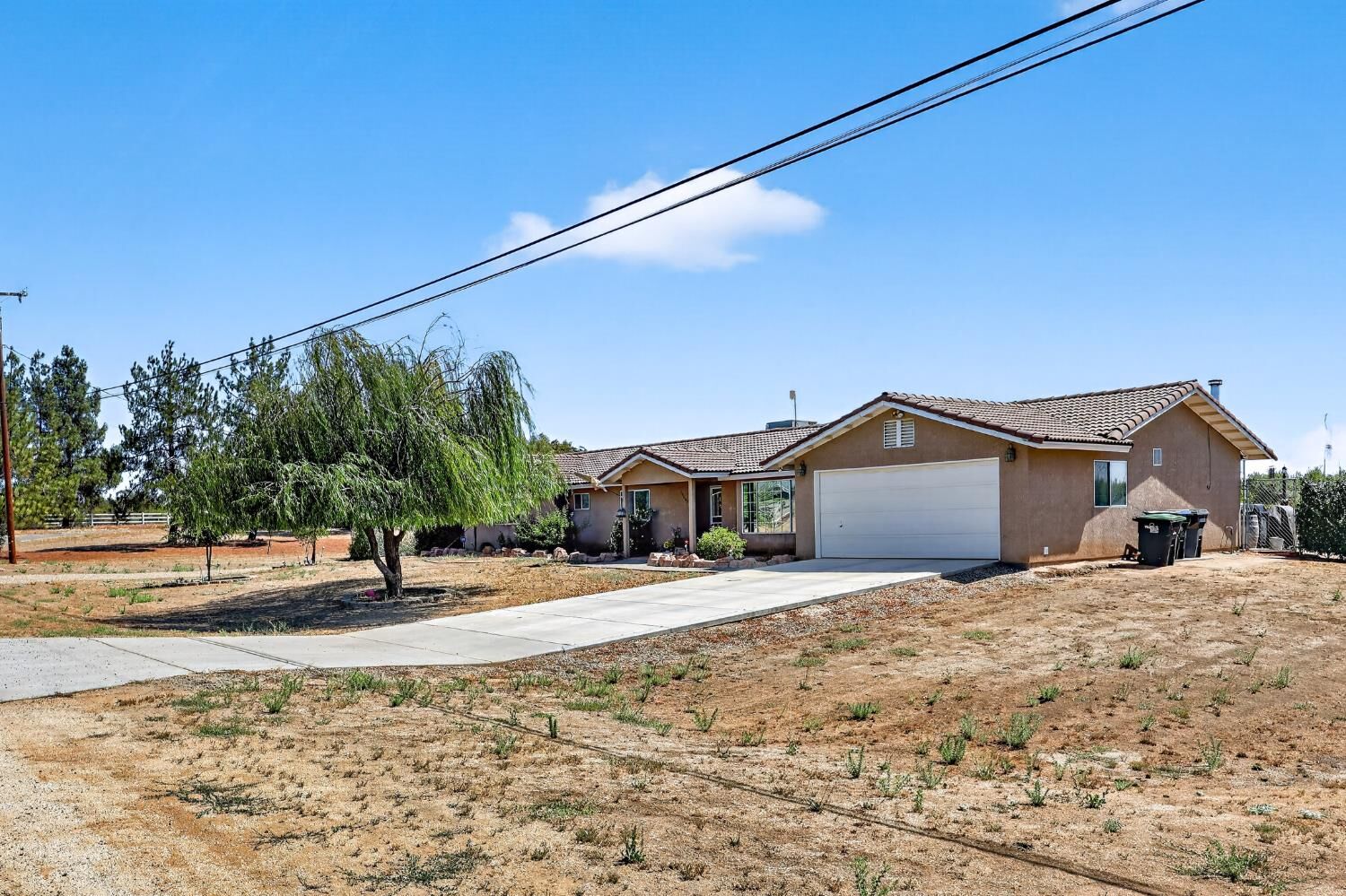 Property Photo: 20605 Road 31 CA 93638