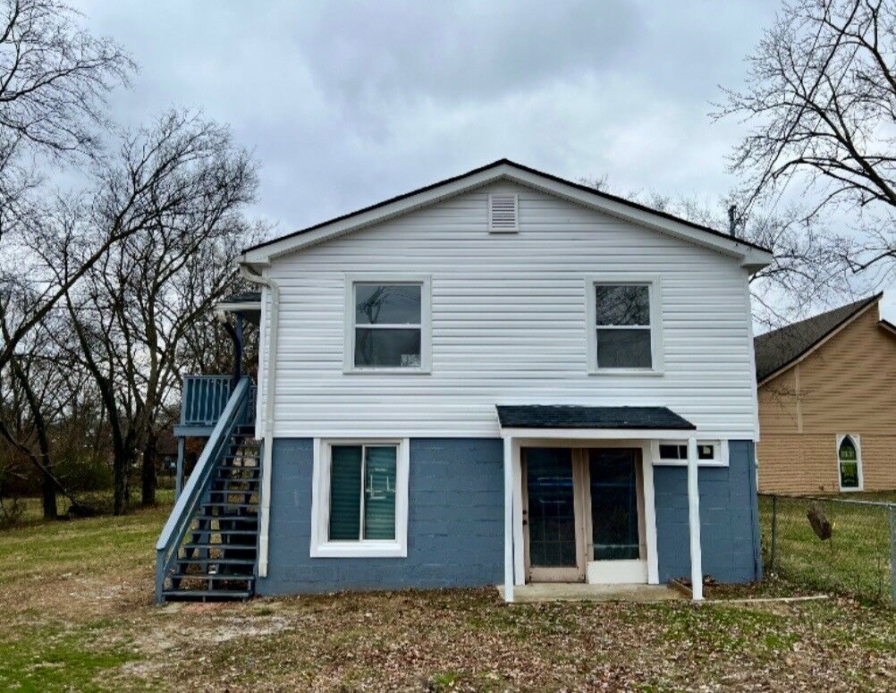 Property Photo:  711B W Eastland St  TN 37066 