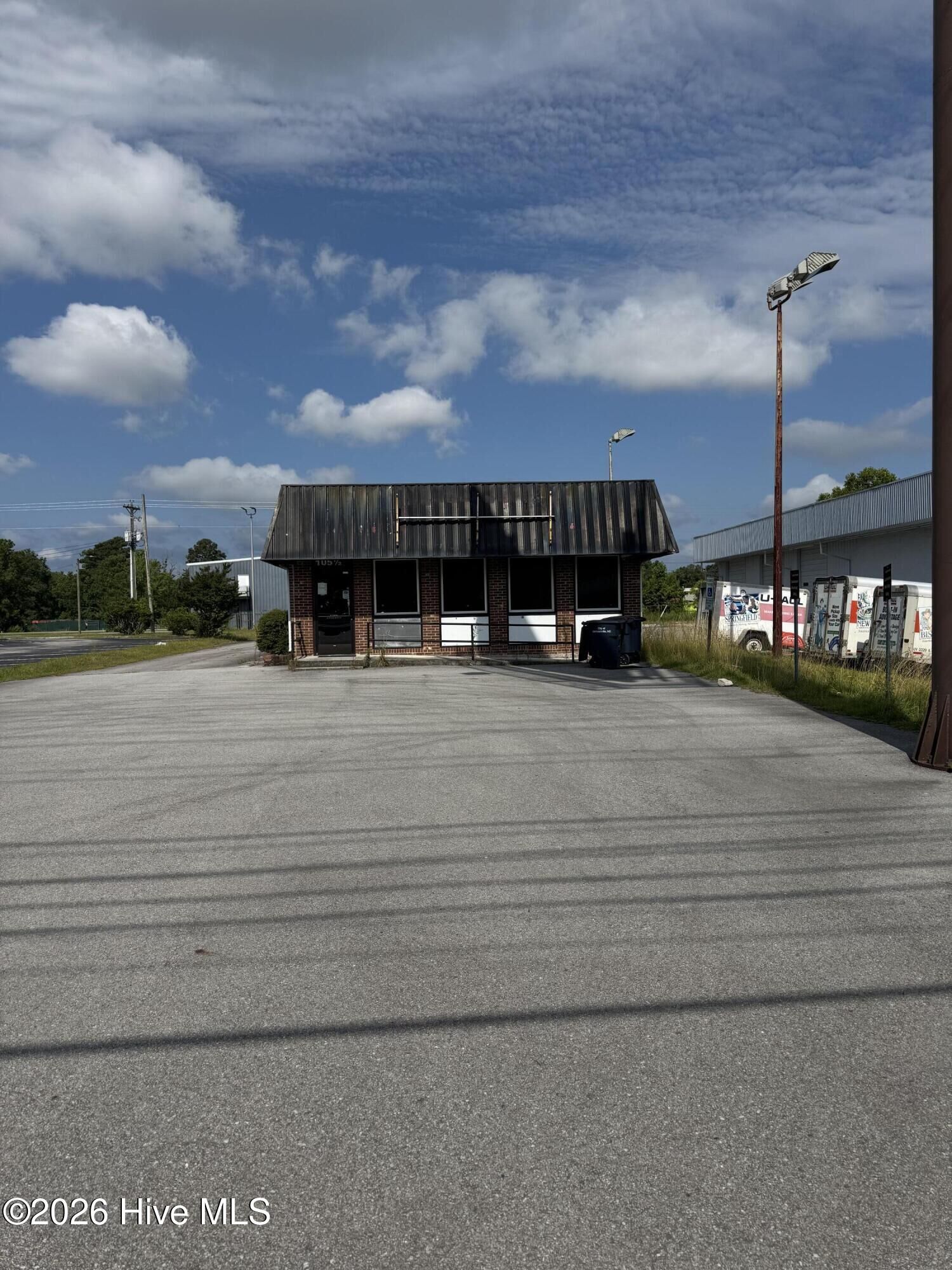 Property Photo:  105 Western Boulevard  NC 28546 
