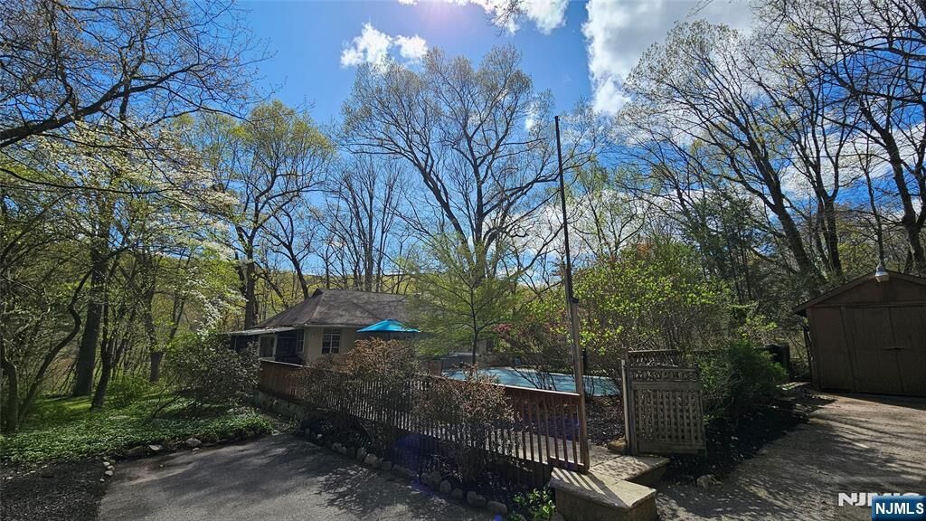 Property Photo:  540 Hamburg Turnpike  NJ 07480 