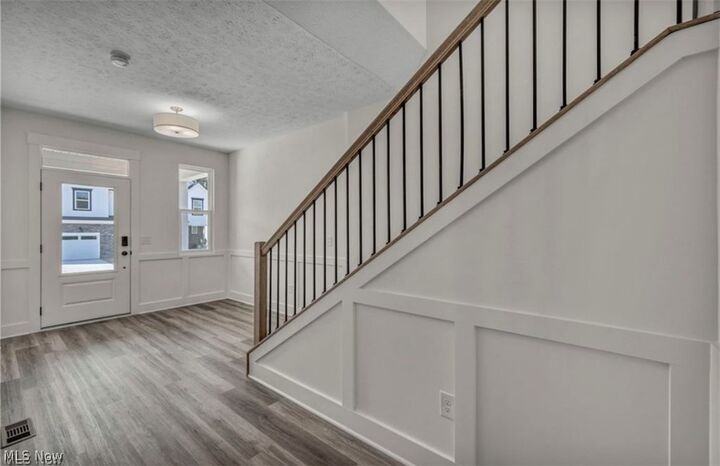 Property Photo:  2081 Glenmont Drive  OH 44212 