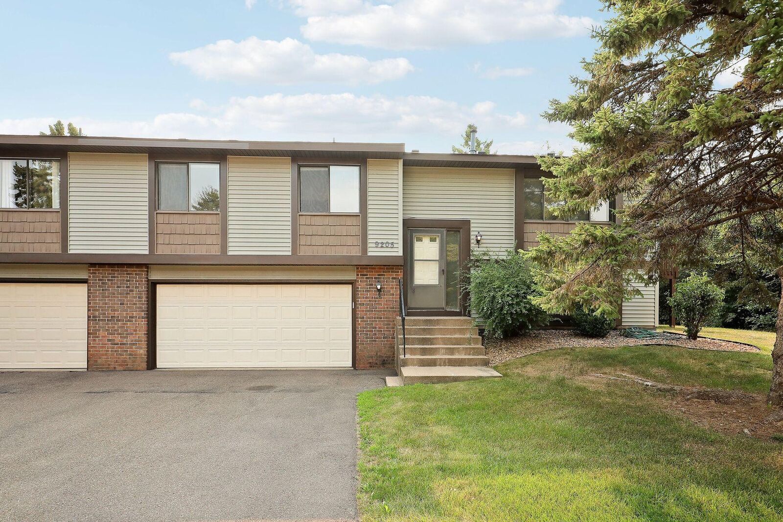 Property Photo:  9205 Dartford Road  MN 55125 