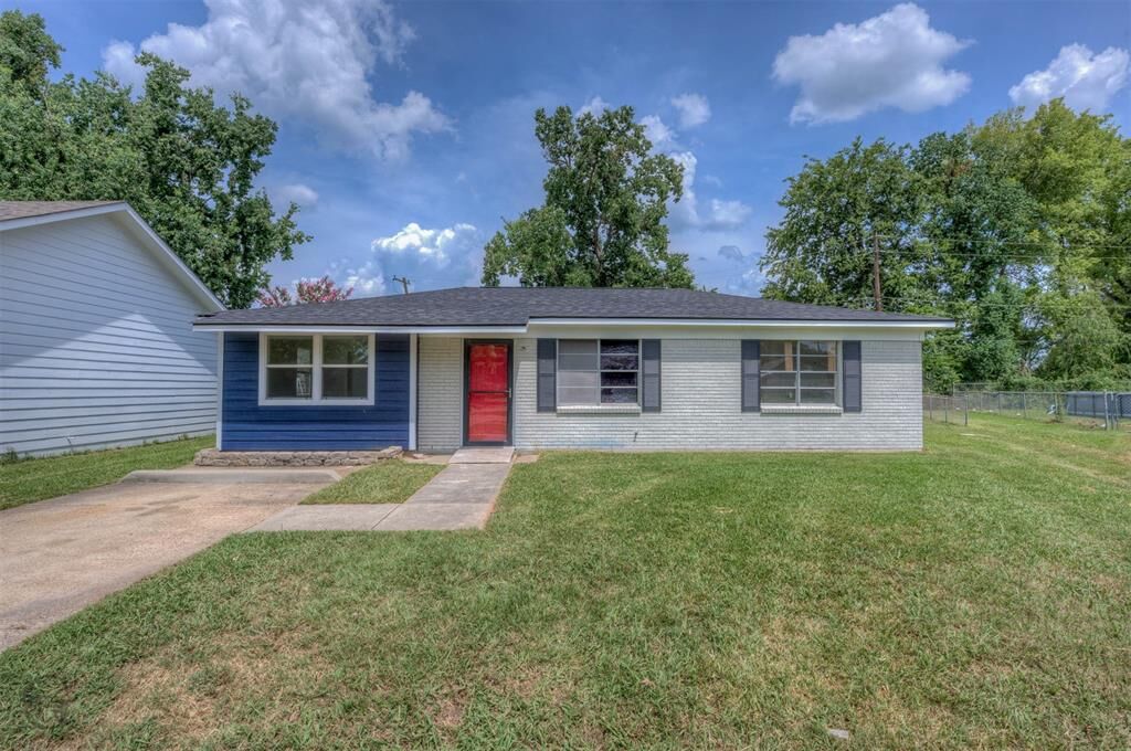 Property Photo:  5421 Daffodil Avenue  LA 71112 