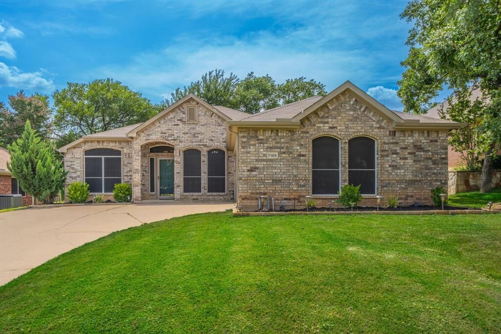 Photo de la propriété: 7105 Stephanie Court TX 76182