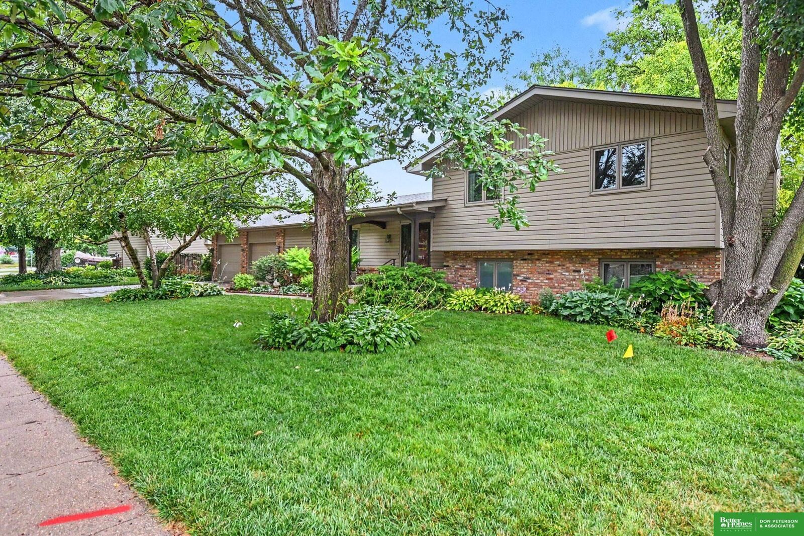 Property Photo:  2012 Park Place Drive  NE 68025 
