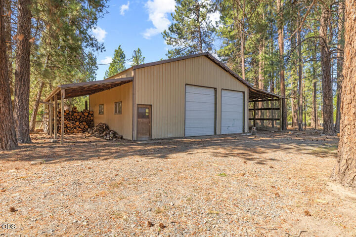Property Photo: 27798 Highway 140 E OR 97623