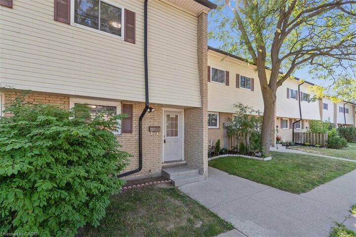 Property Photo:  211 Veronica Drive 8  ON N2A 2R8 
