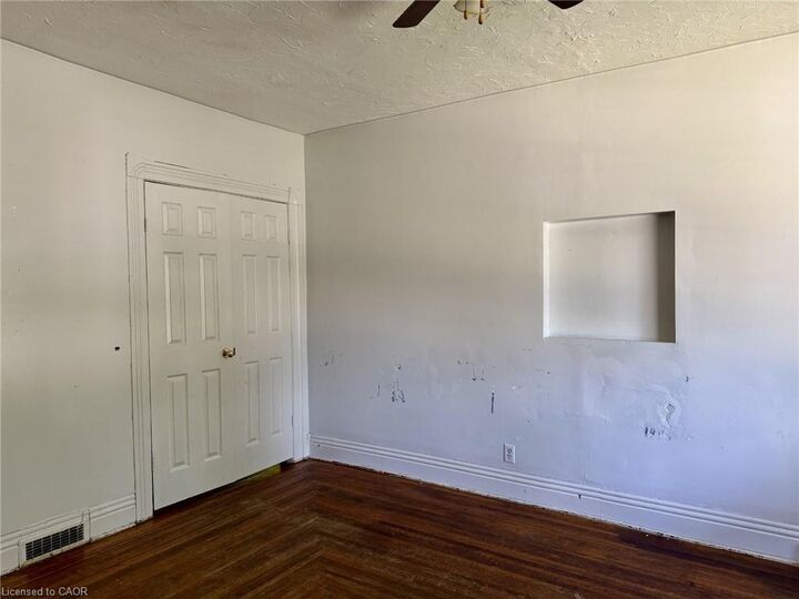 Property Photo: 54 Ellis Street ON N0E 1M0