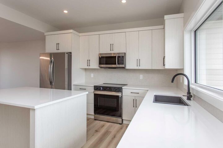 Property Photo:  59 Lavelle Close  AB T4R 0V7 