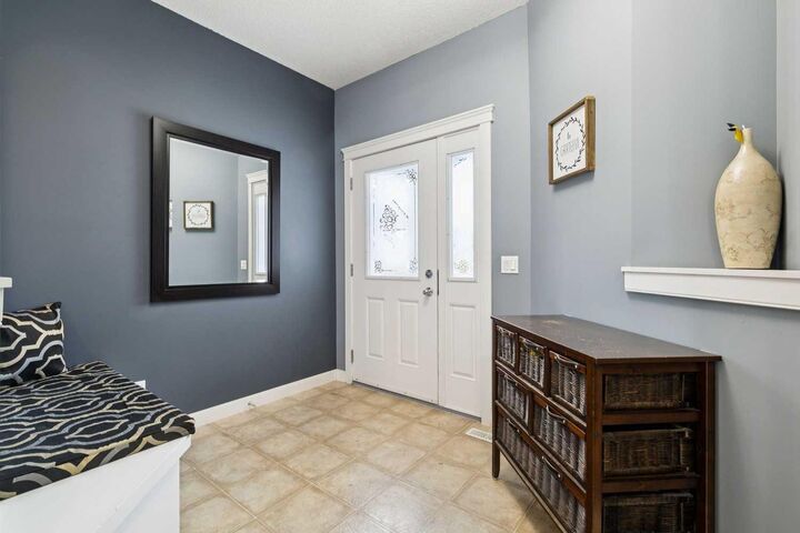 Property Photo:  105 Bridlerange Place SW  AB T2Y 0K8 
