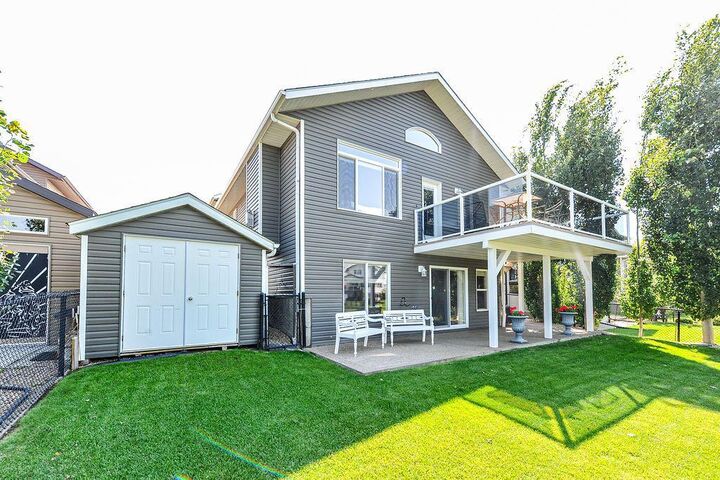 Property Photo: 5206 33A Avenue AB T4V 4E2