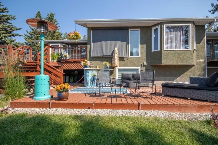 Property Photo: 550 4 Avenue SW AB T0M 1X0