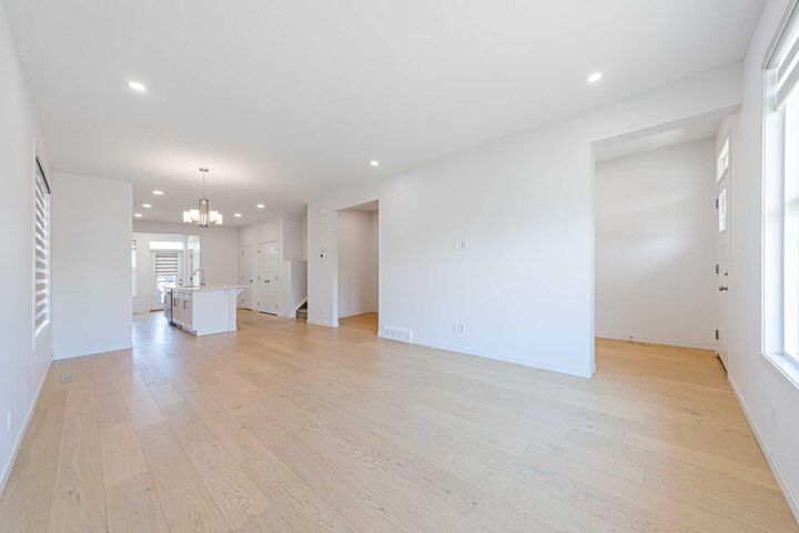 Property Photo: 186 Aquila Drive NW AB T3R 1Y5
