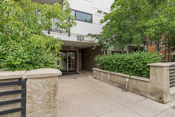 Property Photo: 1521 26 Avenue SW 210 AB T2T 1C4
