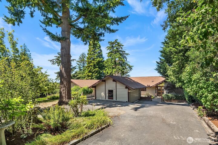 Property Photo: 604 SW 206th Street WA 98166