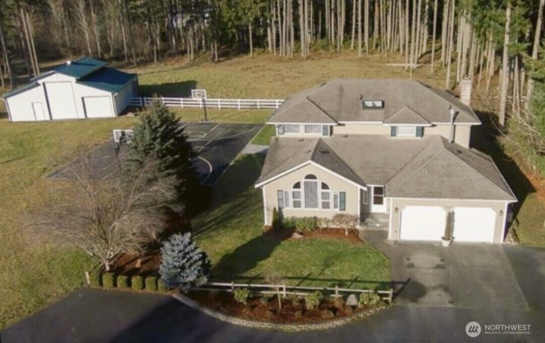Property Photo: 19536 SE Auburn-Black Diamond Road WA 98092