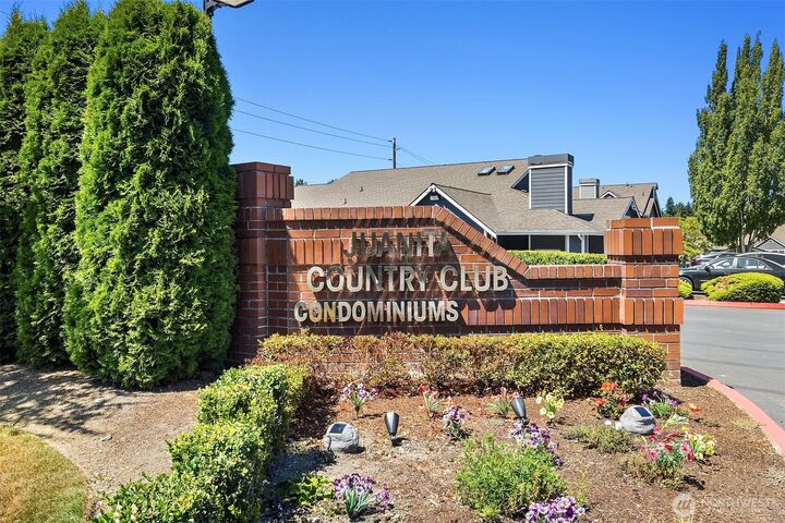 Property Photo:  12602  109th Court NE G103  WA 98034 