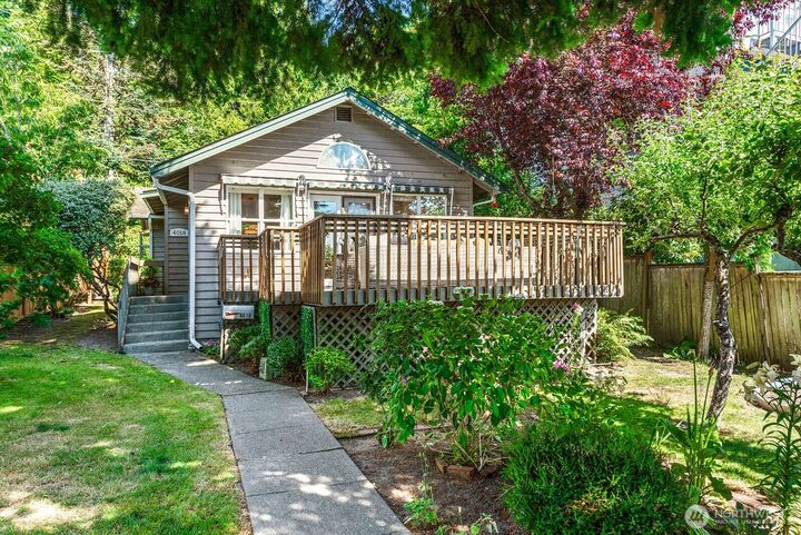 Property Photo:  4018  59th Avenue SW  WA 98116 