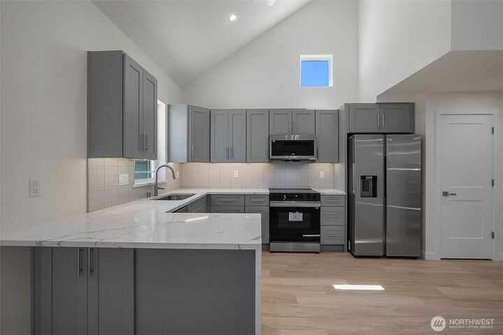 Property Photo: 2623 Grand Ave C WA 98201