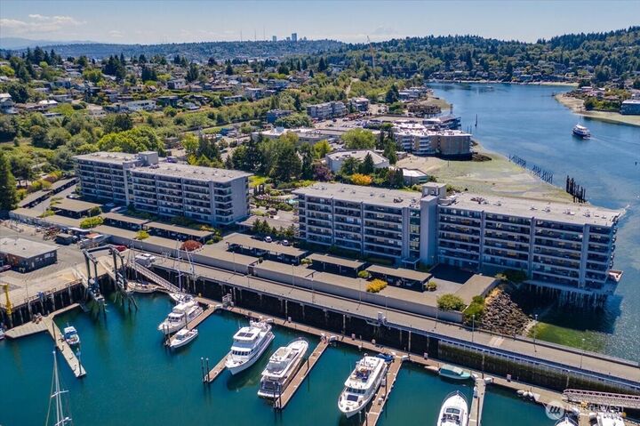 Property Photo:  6535  Seaview Avenue NW 305B  WA 98117 