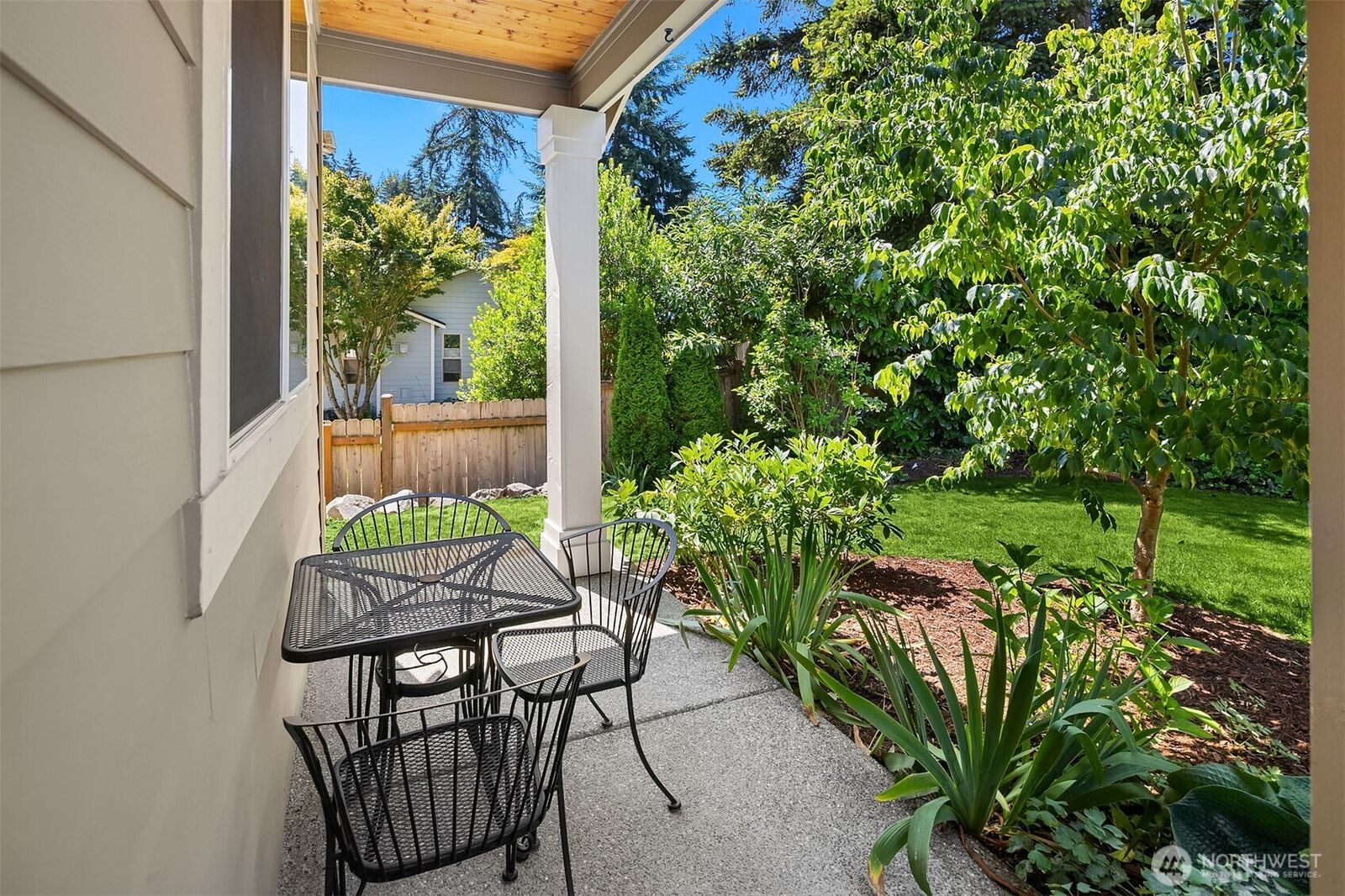 Property Photo: 26 Meadow Place SE WA 98208