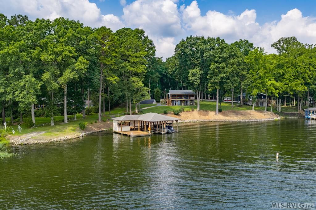 Property Photo: 118 Paradise Pt NC 27551