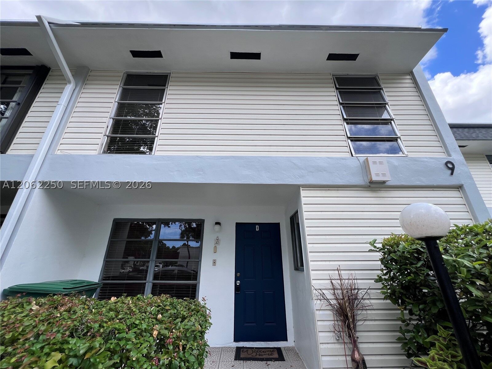 Property Photo:  2750 N 34th Ave 9D  FL 33021 
