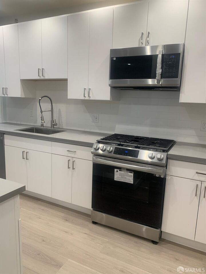 Property Photo:  626 Natoma Street  CA 94103 