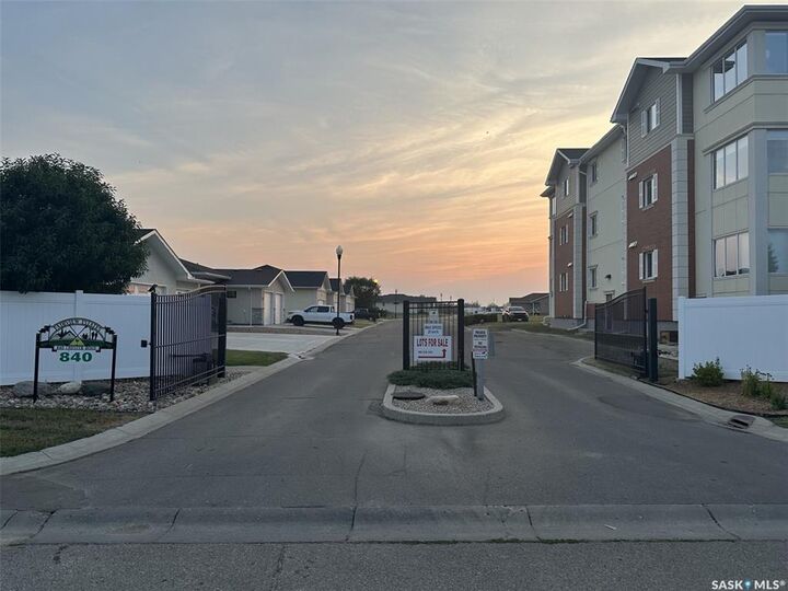 Property Photo: 840 Chester Road 1 SK S6J 0A8