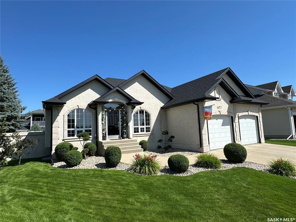 Property Photo: 627 Highland Drive SK S9H 4Z5