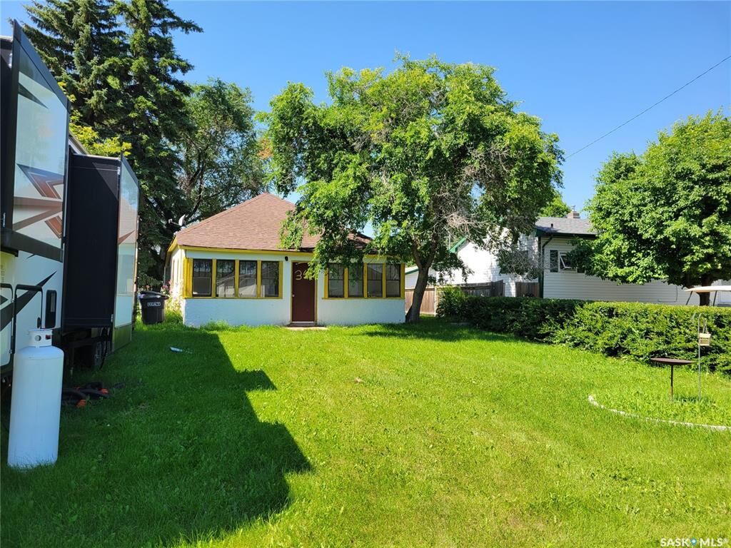 Property Photo: 34 Bantry Street SK S0K 2M0