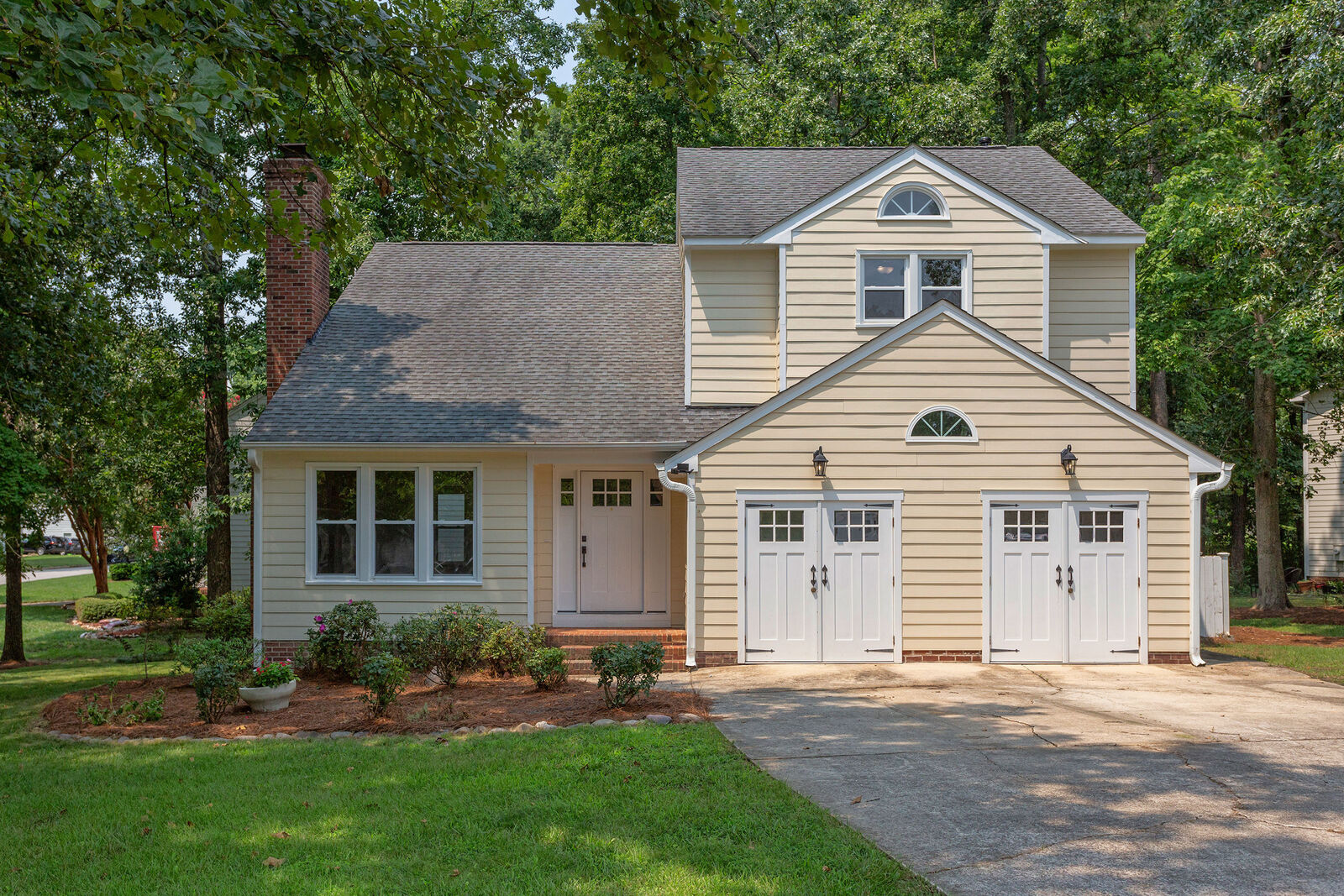 Property Photo: 1001 Lantern Light Court NC 27502